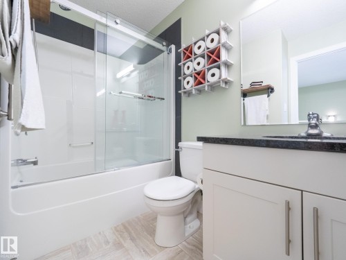 13035 132 Avenue, Edmonton, AB - Indoor Photo Showing Bathroom