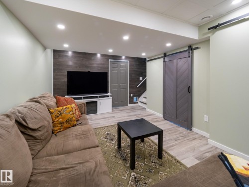 13035 132 Avenue, Edmonton, AB - Indoor