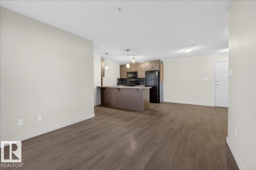 123 6084 Stanton Drive, Edmonton, AB - Indoor