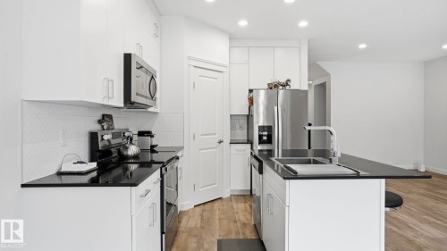 4112 171 Avenue, Edmonton, AB - Indoor Photo Showing Kitchen With Upgraded Kitchen