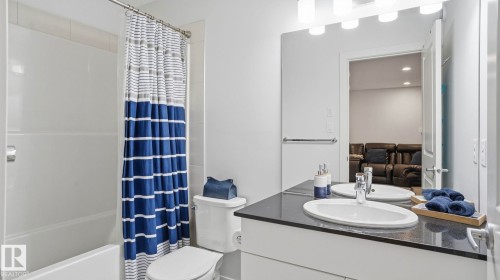4112 171 Avenue, Edmonton, AB - Indoor Photo Showing Bathroom
