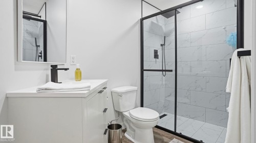 4112 171 Avenue, Edmonton, AB - Indoor Photo Showing Bathroom