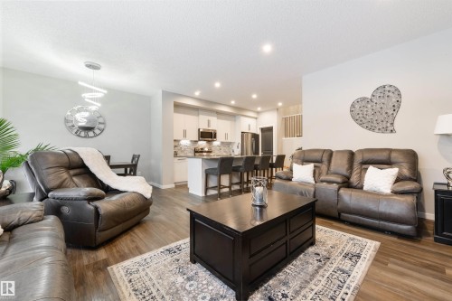 27 Prospect Place, Spruce Grove, AB - Indoor Photo Showing Living Room