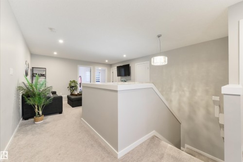 27 Prospect Place, Spruce Grove, AB - Indoor Photo Showing Other Room