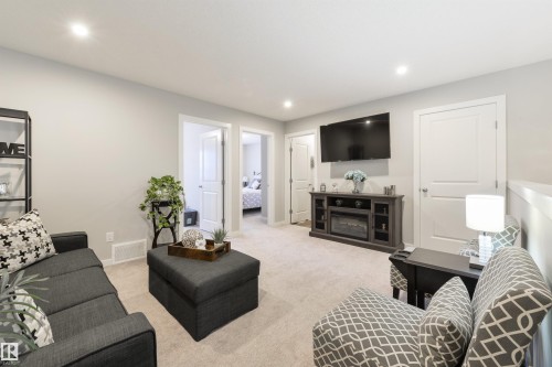 27 Prospect Place, Spruce Grove, AB - Indoor Photo Showing Living Room