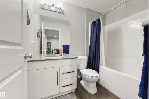27 Prospect Place, Spruce Grove, AB - Indoor Photo Showing Bathroom
