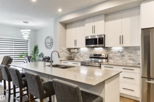 27 Prospect Place, Spruce Grove, AB - Indoor Photo Showing Kitchen With Double Sink With Upgraded Kitchen