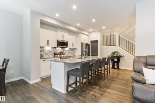 27 Prospect Place, Spruce Grove, AB - Indoor Photo Showing Kitchen With Upgraded Kitchen