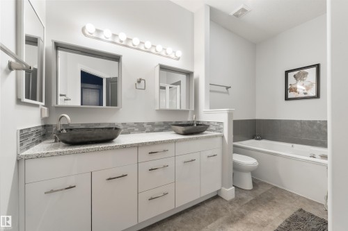 46 Longview Crescent, Spruce Grove, AB - Indoor Photo Showing Bathroom