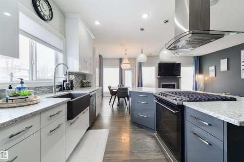 46 Longview Crescent, Spruce Grove, AB - Indoor Photo Showing Kitchen With Upgraded Kitchen