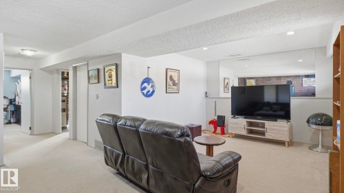 29 Mcnabb Crescent, Stony Plain, AB - Indoor Photo Showing Living Room