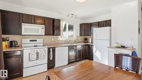 29 Mcnabb Crescent, Stony Plain, AB - Indoor Photo Showing Kitchen