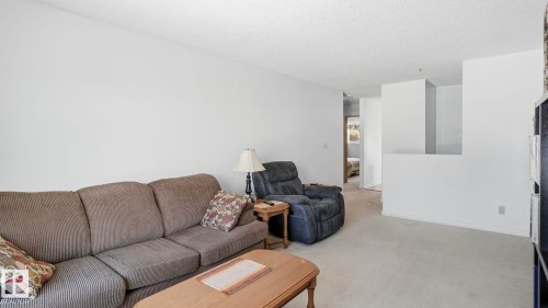 29 Mcnabb Crescent, Stony Plain, AB - Indoor Photo Showing Living Room