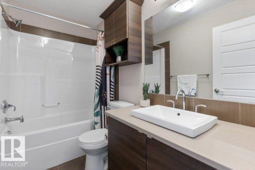 26 3710 Allan Drive, Edmonton, AB - Indoor Photo Showing Bathroom