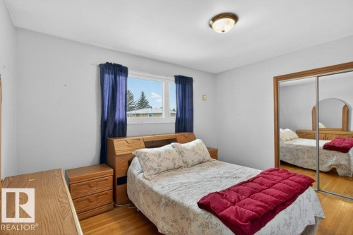 5216 89 Avenue, Edmonton, AB - Indoor Photo Showing Bedroom