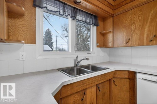 5216 89 Avenue, Edmonton, AB - Indoor Photo Showing Kitchen With Double Sink