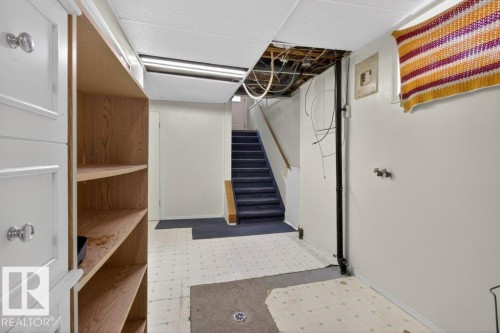 5216 89 Avenue, Edmonton, AB - Indoor Photo Showing Other Room