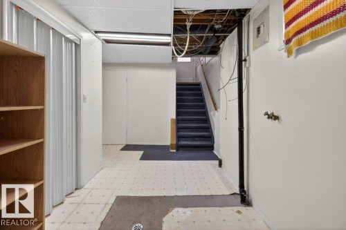 5216 89 Avenue, Edmonton, AB - Indoor Photo Showing Other Room