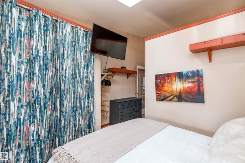 4426 53 Avenue, Leduc, AB - Indoor Photo Showing Bedroom
