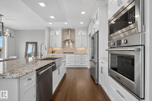 3419 Chickadee Drive, Edmonton, AB - Indoor Photo Showing Kitchen With Double Sink With Upgraded Kitchen