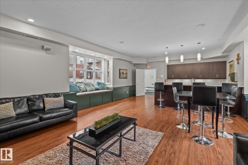316 667 Watt Boulevard, Edmonton, AB - Indoor Photo Showing Living Room