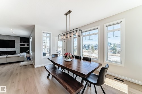 3230 Whitelaw Drive Nw, Edmonton, AB - Indoor Photo Showing Dining Room