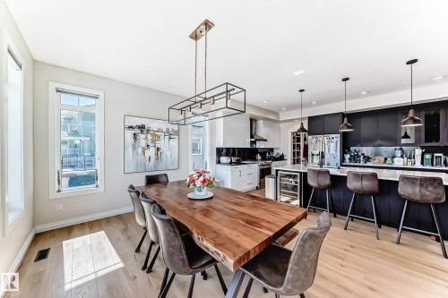 3230 Whitelaw Drive Nw, Edmonton, AB - Indoor Photo Showing Dining Room