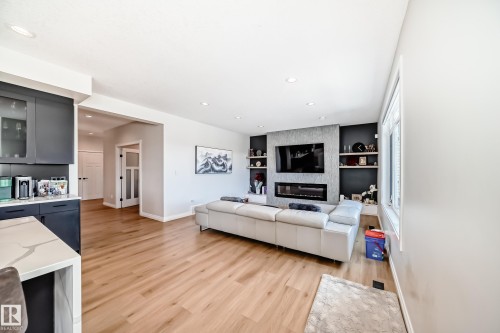 3230 Whitelaw Drive Nw, Edmonton, AB - Indoor Photo Showing Other Room