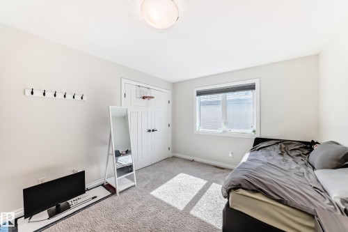 3230 Whitelaw Drive Nw, Edmonton, AB - Indoor Photo Showing Bedroom