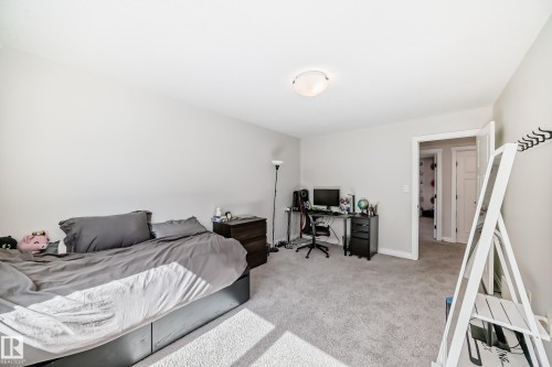 3230 Whitelaw Drive Nw, Edmonton, AB - Indoor Photo Showing Bedroom