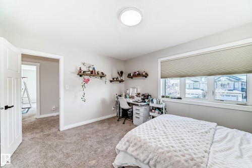 3230 Whitelaw Drive Nw, Edmonton, AB - Indoor Photo Showing Bedroom