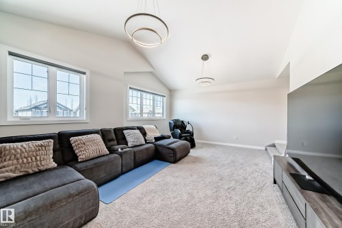 3230 Whitelaw Drive Nw, Edmonton, AB - Indoor Photo Showing Living Room