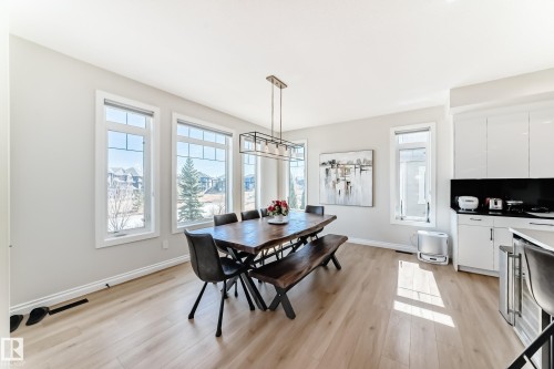 3230 Whitelaw Drive Nw, Edmonton, AB - Indoor Photo Showing Dining Room