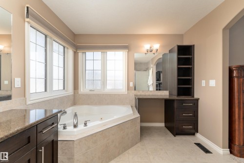 4206 Triomphe Point(E), Beaumont, AB - Indoor Photo Showing Bathroom
