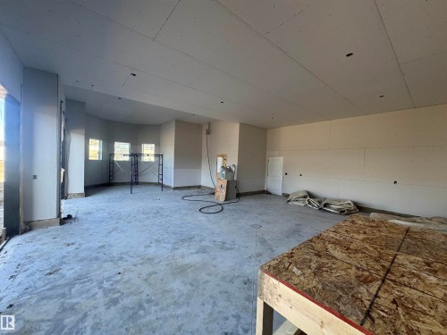 33 Harley Way Nw, Spruce Grove, AB - Indoor Photo Showing Garage