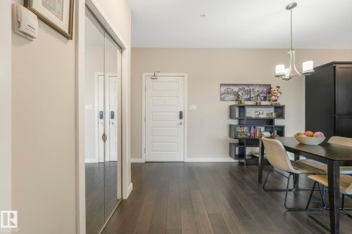 122 304 Ambleside Link Link, Edmonton, AB - Indoor Photo Showing Dining Room