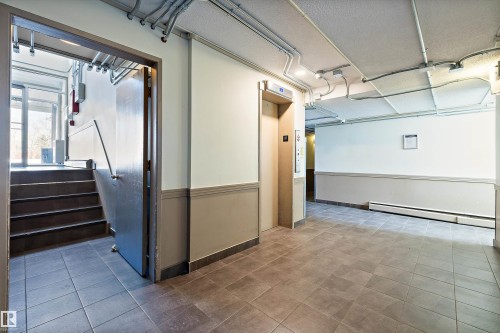 320 8604 Gateway Boulevard, Edmonton, AB - Indoor Photo Showing Other Room