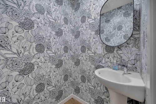 79 50 Mclaughlin Drive, Spruce Grove, AB - Indoor Photo Showing Bathroom