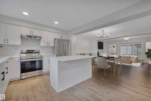 79 50 Mclaughlin Drive, Spruce Grove, AB - Indoor Photo Showing Kitchen With Stainless Steel Kitchen With Upgraded Kitchen
