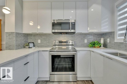 58 230 Edgemont Road, Edmonton, AB - Indoor Photo Showing Kitchen With Upgraded Kitchen