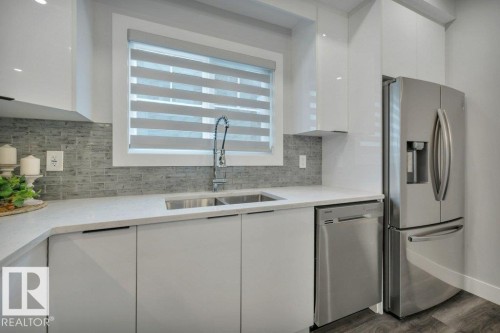 58 230 Edgemont Road, Edmonton, AB - Indoor Photo Showing Kitchen With Double Sink With Upgraded Kitchen