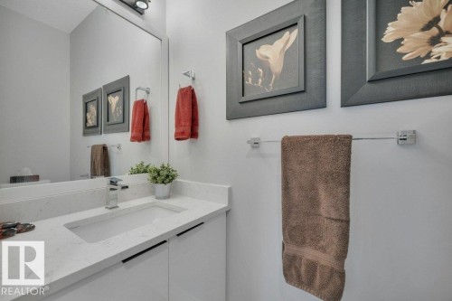 58 230 Edgemont Road, Edmonton, AB - Indoor Photo Showing Bathroom