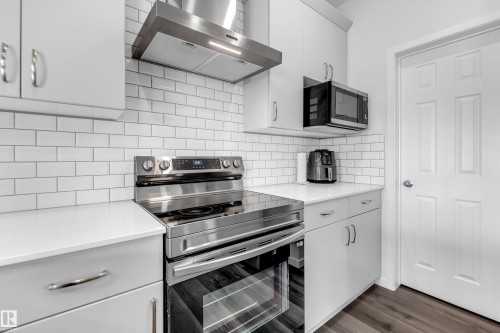 4610 72 Avenue, Beaumont, AB - Indoor Photo Showing Kitchen