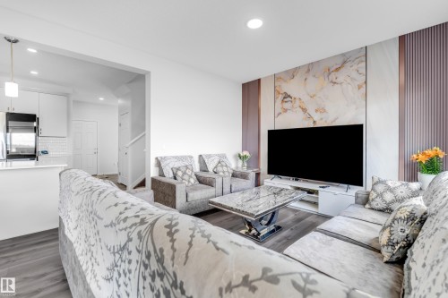 4610 72 Avenue, Beaumont, AB - Indoor Photo Showing Living Room