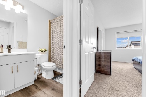4610 72 Avenue, Beaumont, AB - Indoor Photo Showing Bathroom