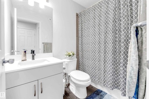 4610 72 Avenue, Beaumont, AB - Indoor Photo Showing Bathroom