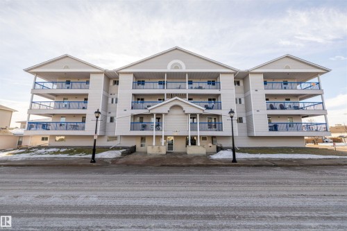 101 4812 51 Avenue  Stony Plain, AB T7Z 1R2