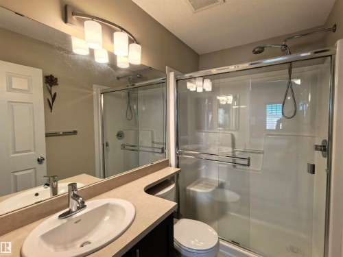 1649 Towne Centre Blvd., Edmonton, AB - Indoor Photo Showing Bathroom