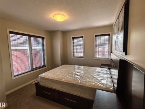 1649 Towne Centre Blvd., Edmonton, AB - Indoor Photo Showing Bedroom