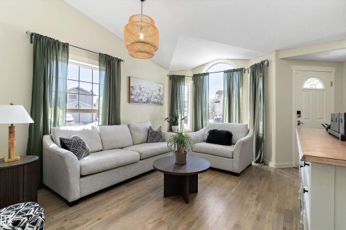 84 Delage Crescent, St. Albert, AB - Indoor Photo Showing Living Room